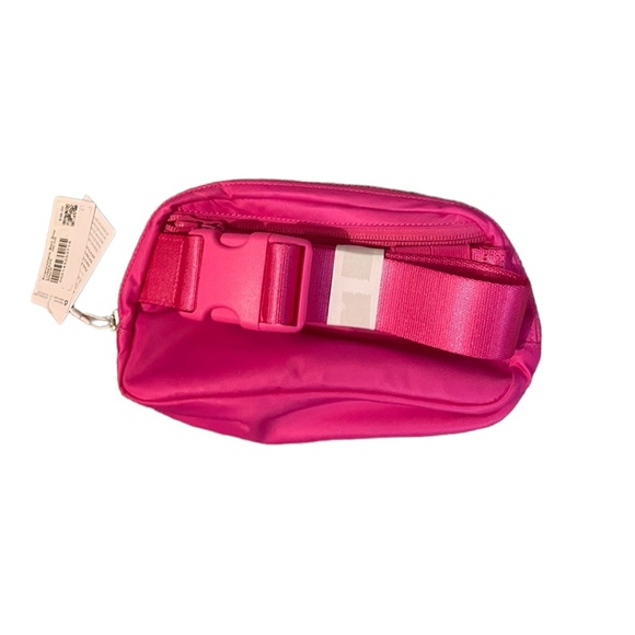 Lululemon Everywhere Belt Bag NWT sonic pink - Picture 4 of 9